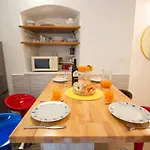 Oasis In The Heart Of * ספליט